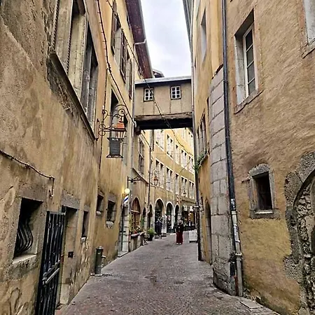 Du Chateau * Σαμπερί