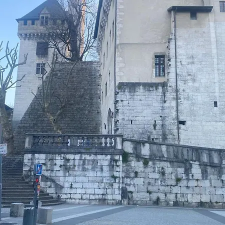 Du Chateau Appartement Chambéry